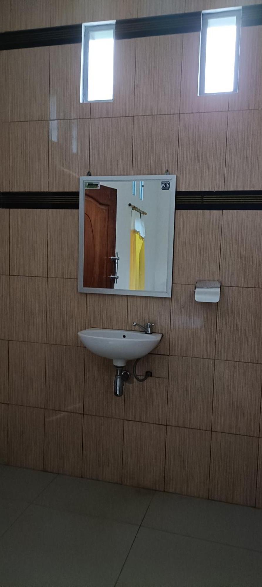 Moon In Hotel Келимуту Екстериор снимка